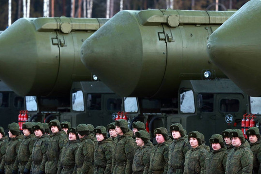 Mỹ nên lo ngại Nga dùng vũ khí hạt nhân đánh sập mọi đường tiếp tế cho Ukraine