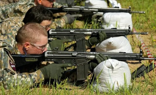 Latvia muốn khôi phục nghĩa vụ quân sự vì lo ngại Nga tấn công