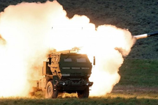Ukraine có thể dùng pháo Mỹ tấn công vũ khí Nga tại Crimea