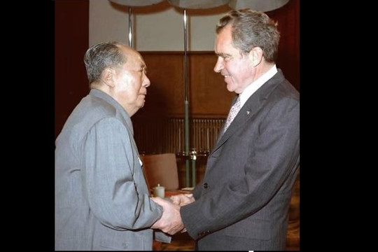 Ông Kissinger trước câu hỏi Mỹ có lặp lại chuyện Nixon ve vãn Trung Quốc để chống Nga