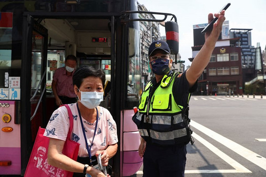 Đài Loan diễn tập đối phó nguy cơ bị tấn công từ trên không 