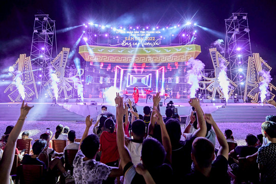 Không âm nhạc và vũ đạo đêm nghệ thuật Sun Fest Sầm Sơn 14 có gì hấp dẫn? 