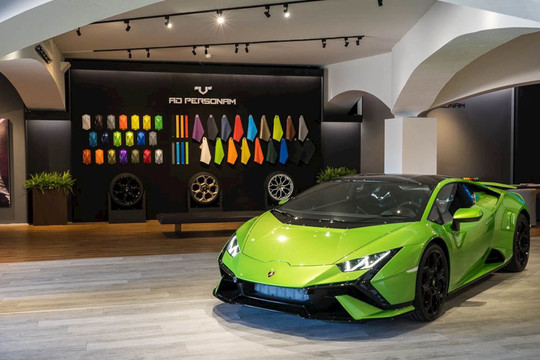 Khám phá showroom siêu cao cấp Lamborghini Lounge Porto Cervo