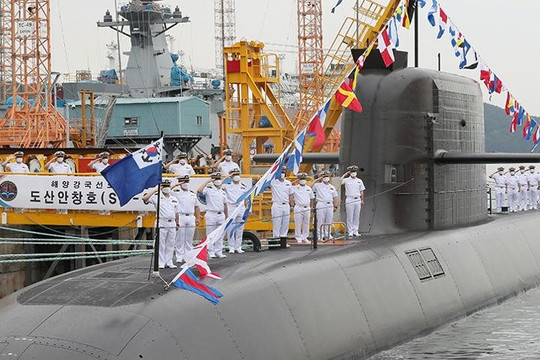 Hải quân Hàn Quốc triển khai sĩ quan nữ trên tàu ngầm