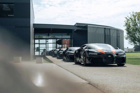 Dây chuyền sản xuất Bugatti Chiron Super Sport 300+ ngừng hoạt động và xuất xưởng chiếc cuối cùng