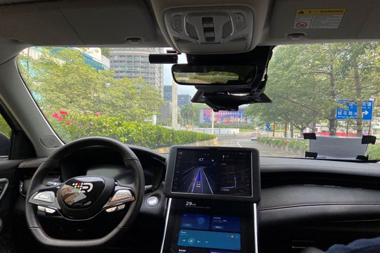 Thâm Quyến thúc đẩy giấc mơ ô tô tự lái của Trung Quốc: Thách thức về chi phí và doanh thu
