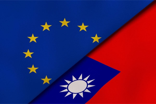 EU ‘đứng ngồi không yên’ trong xung đột tại eo biển Đài Loan
