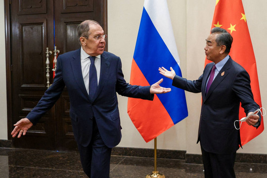 Ngoại trưởng Nga và Trung Quốc cùng bỏ họp khi Nhật phát biểu ủng hộ Đài Loan, Ukraine
