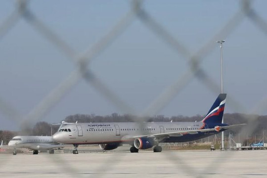 Lệnh trừng phạt khiến Nga phải tháo máy bay lấy phụ tùng