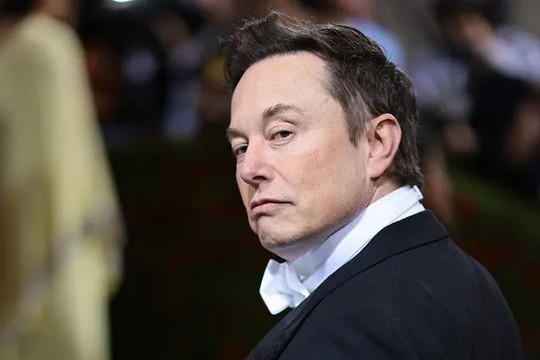 Elon Musk hé lộ lý do bán 7,92 triệu cổ phiếu Tesla kiếm 6,9 tỉ USD, có thể lập MXH riêng 