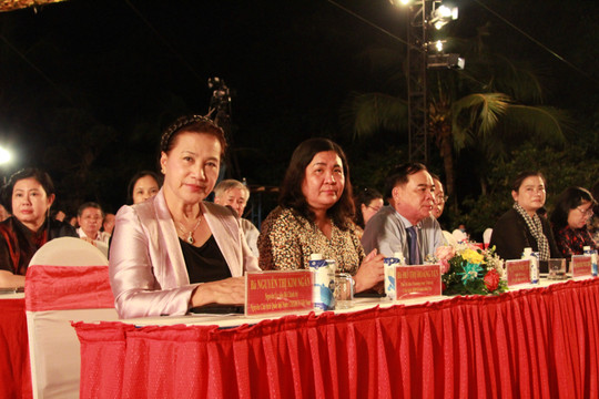 Bến Tre: Tái hiện nữ tướng Nguyễn Thị Định qua chương trình nghệ thuật  “Có phải người còn đó”