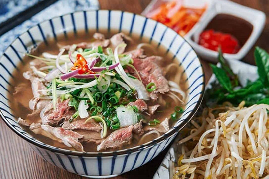 Việt Nam nằm trong 6 quốc gia có ẩm thực đường phố đa dạng và hợp túi tiền