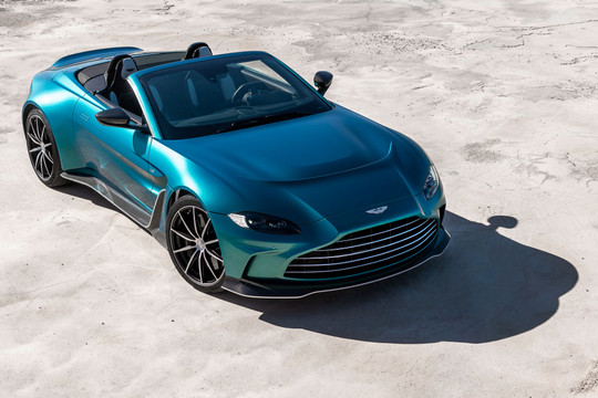 Aston Martin ra mắt V12 Vantage Roadster mạnh 690 mã lực, giới hạn 249 chiếc