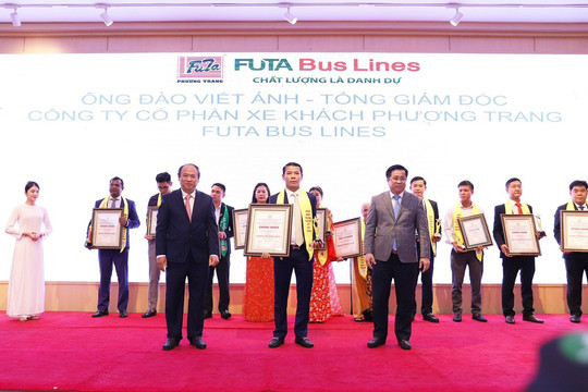 FUTA Bus Lines nhận danh hiệu Top 10 “Doanh nghiệp tiêu biểu Việt Nam – ASEAN