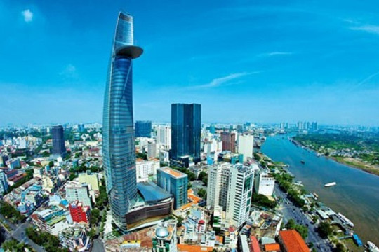 Mở cửa du lịch, Standard Chartered dự báo kinh tế Việt Nam phục hồi mạnh mẽ