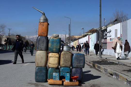 Taliban sắp ký hợp đồng mua xăng Nga