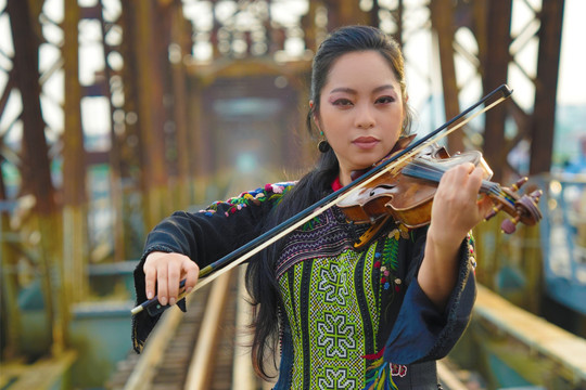 Nghệ sĩ Trịnh Minh Hiền ra mắt bản 'Tiến quân ca' phiên bản violin độc đáo vào lễ 2.9