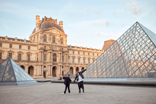 Những điểm đến nổi tiếng ở Paris qua bộ ảnh của nhà thiết kế Việt