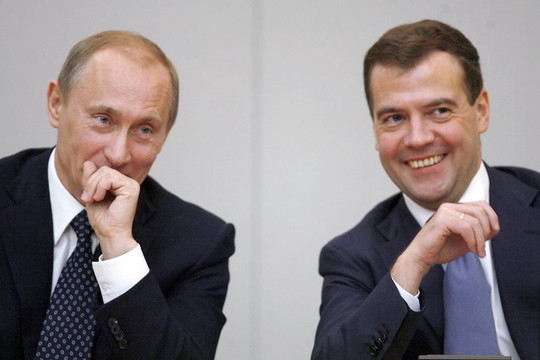 “Quan chức Nga” kêu gọi Tổng thống Putin từ chức vốn là đại biểu cấp… phường