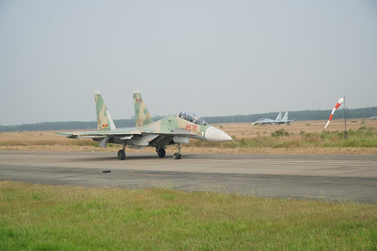 Thành lập tổ nghiên cứu khả năng khai thác hàng không dân dụng tại sân bay quân sự Biên Hòa và Thành Sơn