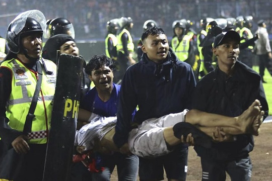 Số người thiệt mạng trong vụ bạo loạn tại Indonesia tiếp tục tăng