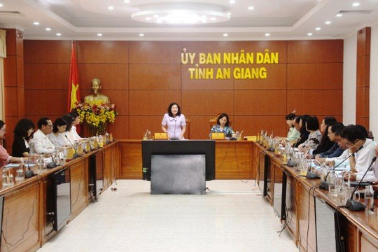 Đoàn kiểm tra Ủy ban quốc gia vì sự tiến bộ của phụ nữ làm việc tại An Giang