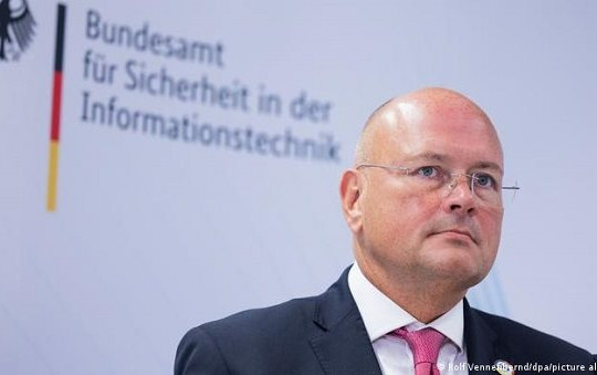 Người đứng đầu cơ quan an ninh mạng Đức bị nghi có liên hệ đáng ngờ với Nga