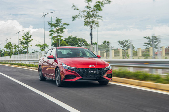 Hyundai Elantra thế hệ mới chính thức ra mắt tại Việt Nam, giá từ 599 triệu đồng
