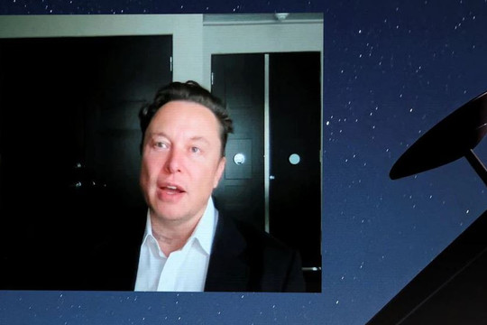 Elon Musk: SpaceX tiếp tục tài trợ Starlink cho Ukraine dù thua lỗ