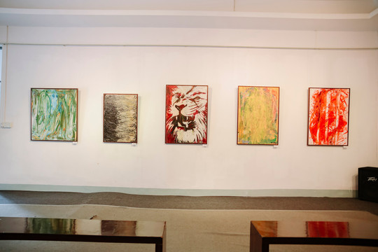 Khai mạc triển lãm tranh chủ đề ‘Sống’ của họa sĩ Phạm Hồng Minh