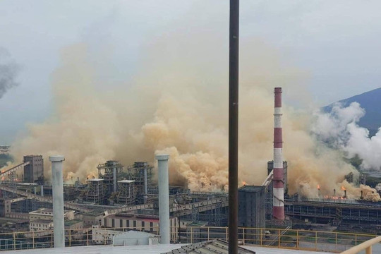 Điều tra nguyên nhân sự cố bốc khói màu vàng mù mịt tại Công ty Formosa Hà Tĩnh