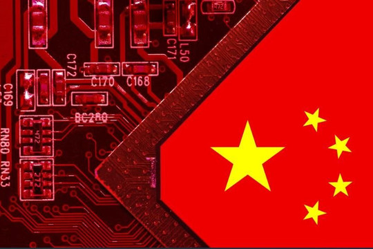 Nhập khẩu chip của Trung Quốc giảm sâu do Mỹ tăng áp lực trong cuộc chiến công nghệ