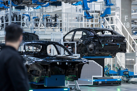 Các thương hiệu ô tô hàng đầu thế giới sẽ chi hàng nghìn tỉ USD phát triển sản xuất ô tô điện