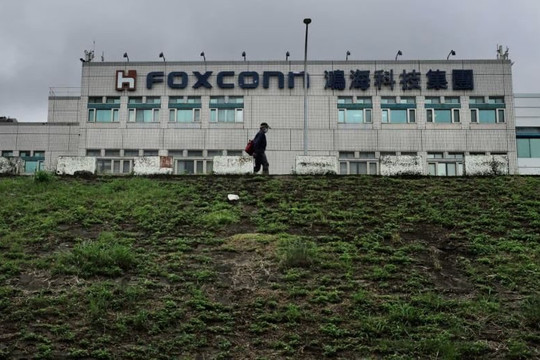 Foxconn dùng 70 USD trợ cấp công nhân trốn khỏi nhà máy iPhone lớn nhất trở lại làm việc