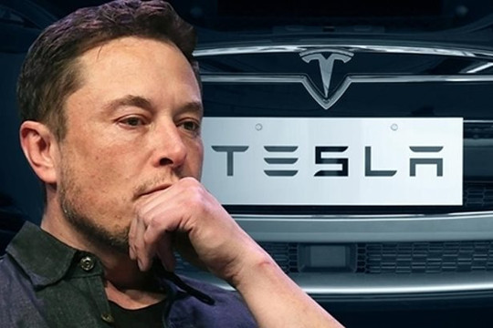 Khi đại tu Twitter, Elon Musk phải hầu tòa để giữ gói trợ cấp kỷ lục 56 tỉ USD ở Tesla