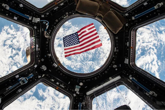 Phi hành gia NASA bỏ phiếu bầu cử giữa kỳ Mỹ từ trạm vũ trụ ISS