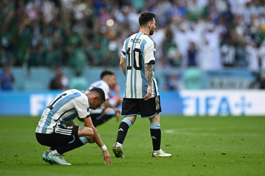 HLV bị Nam Định sa thải giúp Ả Rập Saudi đánh bại Argentina, Martinez trải lòng về trận thua sốc 
