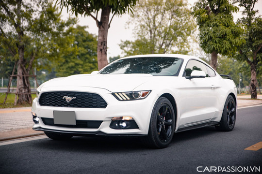 Cận cảnh Ford Mustang 2014 có giá hơn 2,1 tỉ đồng