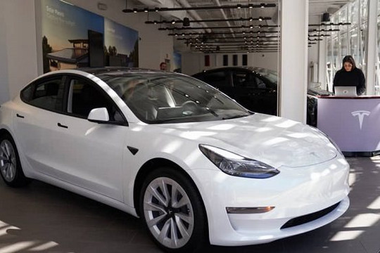 Thế thống trị thị trường xe điện Mỹ của Tesla suy yếu