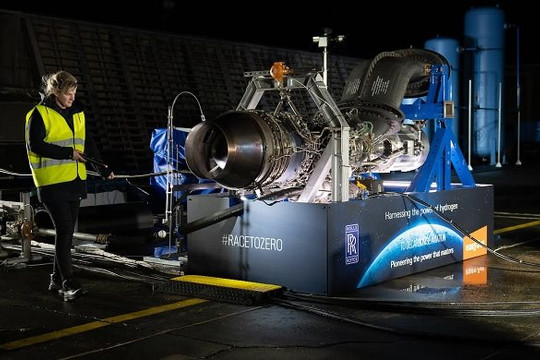 Động cơ máy bay dùng 100% nhiên liệu hydro