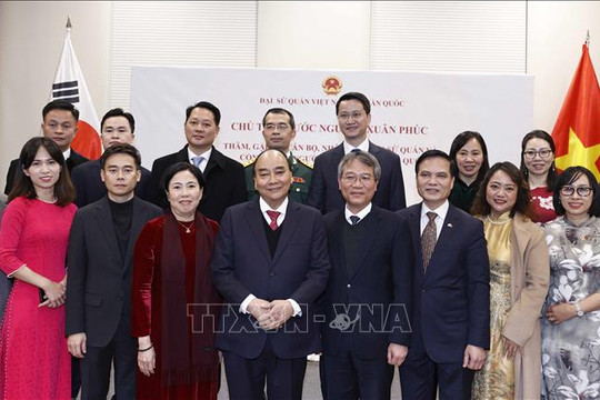 Chủ tịch nước Nguyễn Xuân Phúc gặp cộng đồng người Việt tại Hàn Quốc, tiếp các tổ chức hữu nghị, hợp tác Hàn - Việt