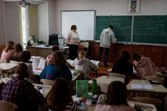 Các trường học ở Ukraine tìm cách thích nghi trong chiến sự