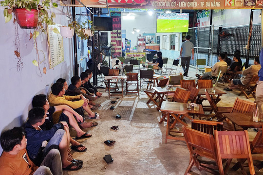 Đà Nẵng: Bắt quả tang chủ quán cà phê tổ chức cá độ bóng đá