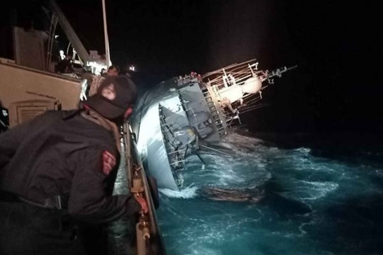Thái Lan tìm kiếm 33 lính thủy quân lục chiến mất tích trong vụ chìm tàu