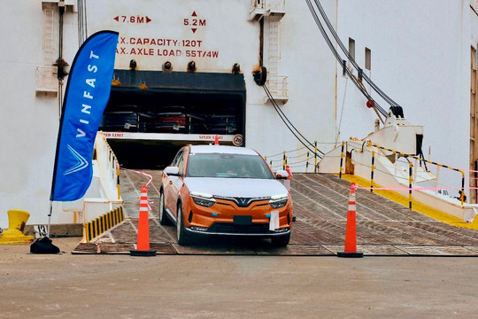 Lô xe đầu tiên đã cập cảng California, VinFast nhận giấy phép bán hàng tại Mỹ