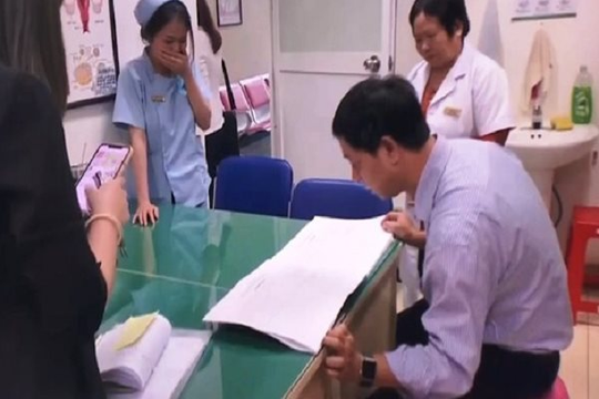 TP.HCM: Một bác sĩ nước ngoài “vẽ bệnh” bị tước chứng chỉ hành nghề