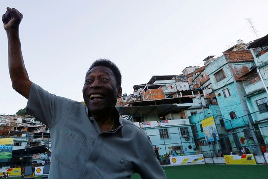 Pele giúp Brazil thành cường quốc bóng đá và đem đến sự hào nhoáng cho New York Cosmos