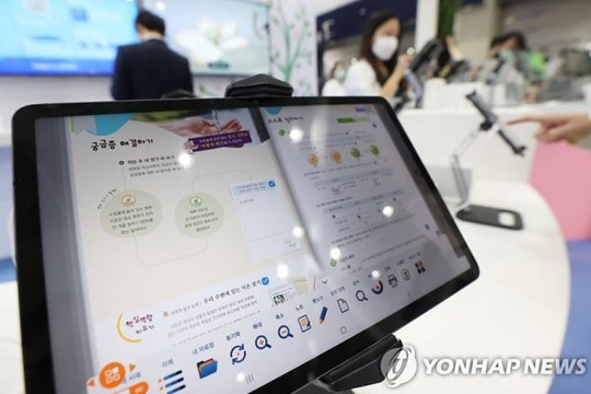 Hàn Quốc dùng sách giáo khoa kỹ thuật số từ năm 2025