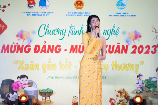 Hoa khôi Nam Bộ 2022 Kiều Nhung lấn sân ca hát