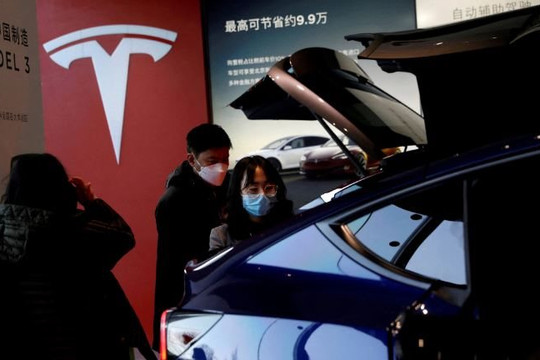 Doanh số của Tesla ở Trung Quốc tăng 80% sau khi giảm giá, chuyên gia vẫn dự báo bi quan